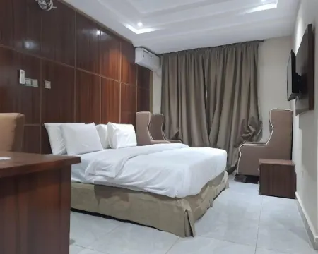 DEKINGS LUXURY AND SUITES Hotels in Awka