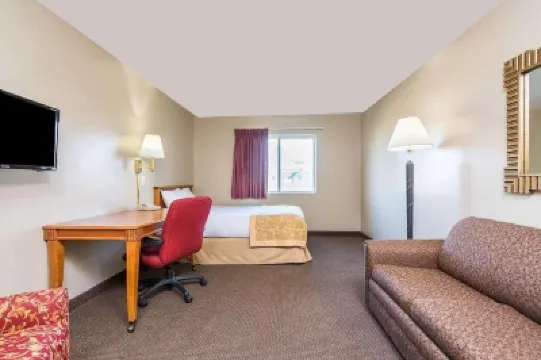 Bison Inn and Suites Hotel a 