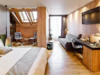Schuster Boarding House Hotels near Strada Sforii