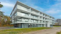 Apartamenty Sun & Snow Sea&Lake Các khách sạn gần Zegar Słoneczny w Parku im. Książąt Pomorskich