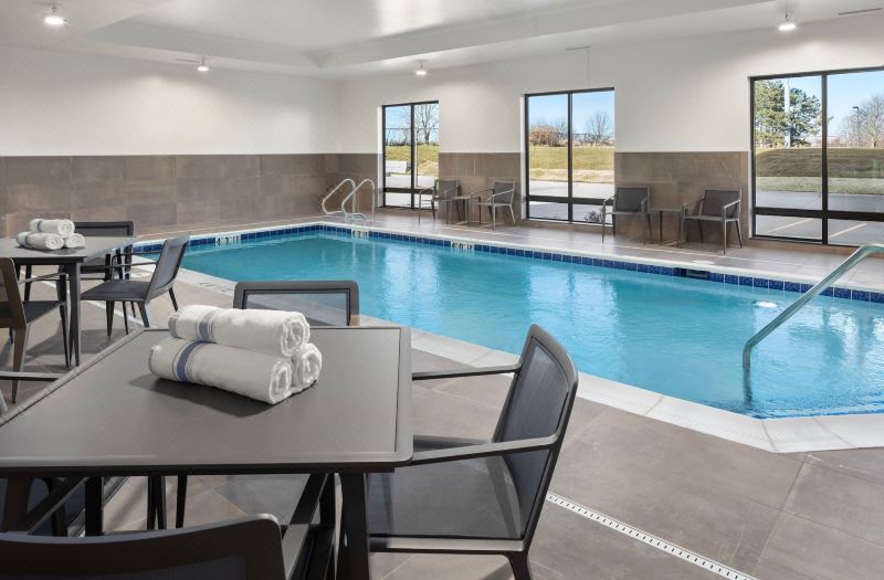 Courtyard by Marriott Bettendorf photo 2