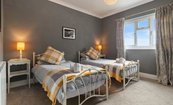 Caldey Island View - Sea Views and Log Burner