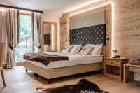 Boutique Hotel e Chalets Salvadori Hôtels à : Commezzadura