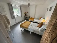 2 Bed-Sleeps 4-Sea View-Pet Friendly-Parking Hotels in Llanelli