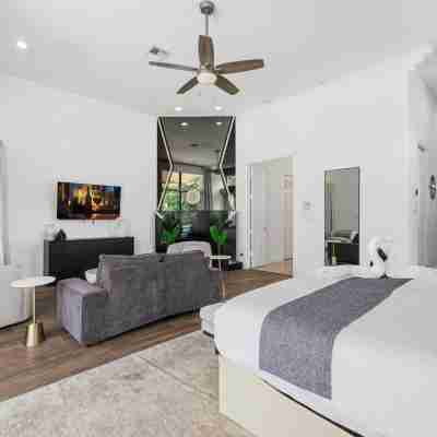 Spacious Home Wpool Tennis Court Rooms