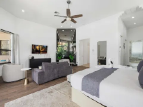 Spacious Home Wpool Tennis Court Hotels in Plantation