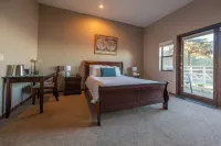 Wharf Master's Inn Hotels in Point Arena