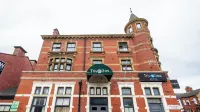 Trivelles Seaforth Hotels near Hugh Baird College