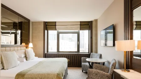 Europa Hotel Отели рядом с достопримечательностью «Lagan Weir»