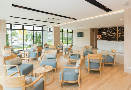 트랏 시티 호텔