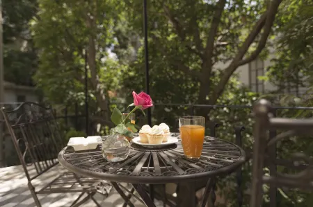 Gatto Perso Luxury Studio Apartments Отели рядом с достопримечательностью «Университет Аристотеля в Салониках»