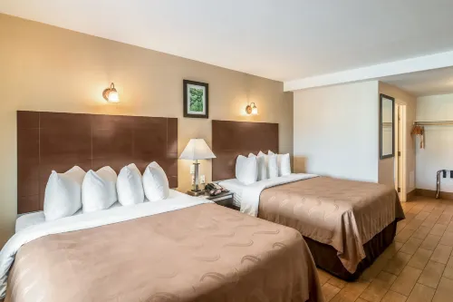 Quality Inn & Suites Near Downtown Bakersfield Hotels in Kern County