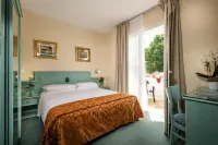 Salus Smart & Chic Hotel
