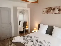 Chambres d'hôtes A deux pas du Rhéby Hôtels à : Villebois