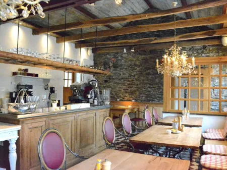 House Full of Charm & Comfort, Great Calm, Large Sauna, Large Hot Tub