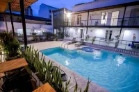 Medellín Vibes Hostel - piscina