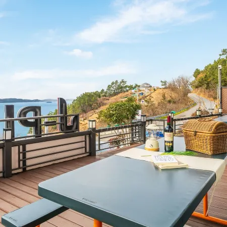 Yeosu Jplus Pension Отели рядом с достопримечательностью «Поле для гольфа The Ocean»