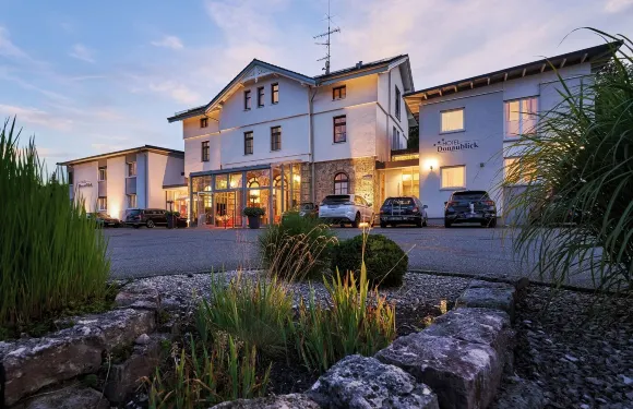 道納布里克酒店