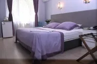 A Hotels & Suite - Homestays