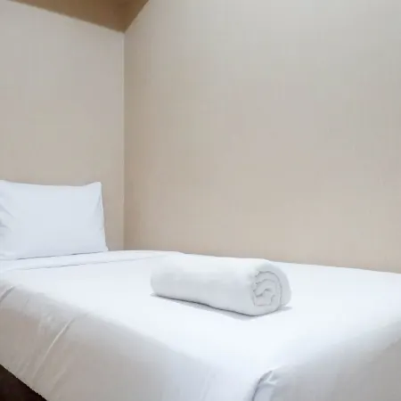 Comfy and Exclusive 2Br Apartment at Tanglin Supermall Mansion Hotels in Sambikerep