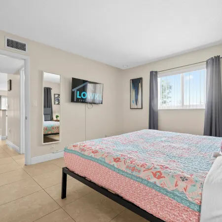 Coco Palms Apartments by Lowkl