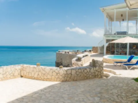 Begona Cliff Hotel โรงแรมในเนกริล