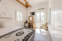 Parosquare Central Suites