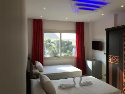 Sahara Pyramids Inn Các khách sạn ở Nazlet El-Semman