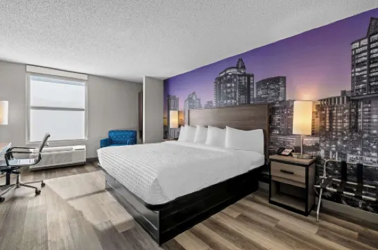 High Point Inn & Suites