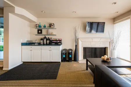 Coral Reef Inn & Condo Suites