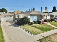 Bellflower Breeze Charming 3 Bdr in Long Beach!