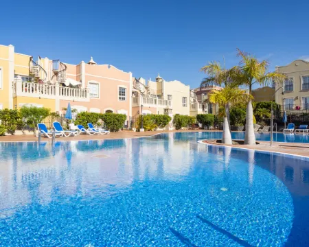 Nova Hotels in Palm-Mar