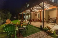 Perfect Mountain Getaway with mountain views and private patio