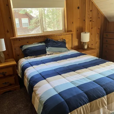 Lake View Cottage in Lake Almanor Country Club!