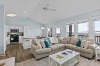 Private Balcony with Water View - Sea La Vie! Отели в г. Индиан Бич