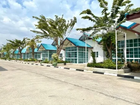 Marshal Resort Отели рядом с достопримечательностью «Wing 5»