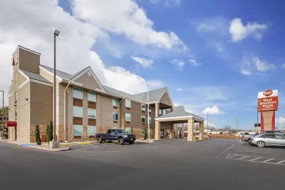 Best Western Plus Riata Hôtels à proximité de : Brown County Museum of History & Firearms Museum of Texas
