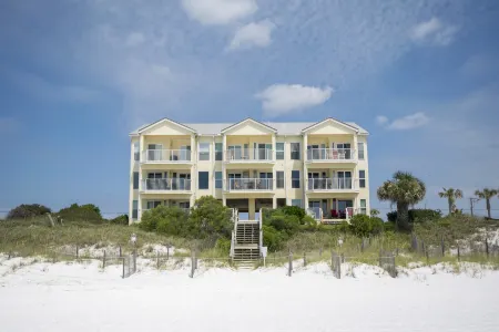 Beach Chairs and Umbrella Provided - Beautiful Coastal Getaway