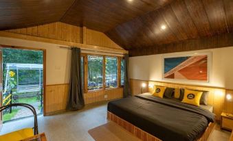 The Hosteller Kasol, Riverside