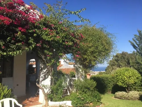 TOP VILLA: Private swimming pool & garden, sea views, free Wifi, close to centre