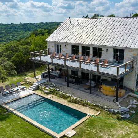 The Point Serene Hill Country Views with Pool & Hot Tub
