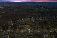 Open Concept Living and Cozy Ambiance - Inviting Spacious Haven Hotels in Middletown
