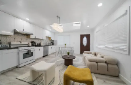 Cozy Bungalow with Private Backyard - Serene and Charming Retreat