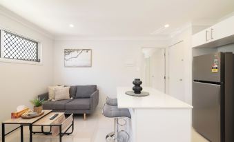 Smart Suites Self Check-in Apartments - 35A Freney