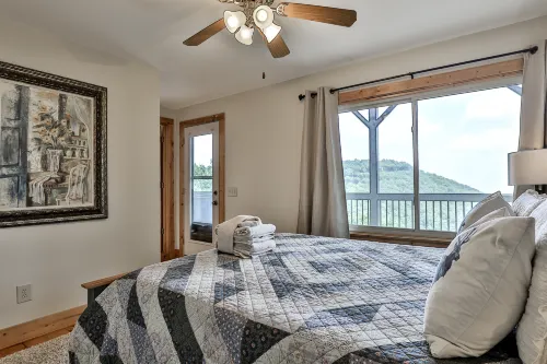 Southern Views and World-Class Amenities - Tranquil Mountain Haven