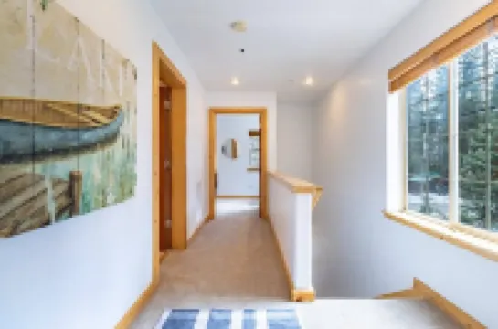 Stylish Townhome with Private Patio and Cozy Living Space - Charming Retreat