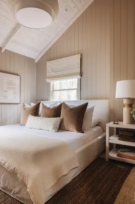 Lakeside Luxury with Hot Tub and Modern Charm - Exquisite Cottage Retreat