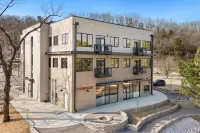 Luxury Loft with Cycling Oasis and Outdoor Spaces - Stunning Retreat