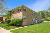 Free Parking and Lightning Fast Wi-Fi - Cozy Retreat Hotels in Willowbrook