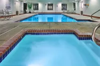 Holiday Inn Express & Suites Richmond North Ashland Hotel a Ashland